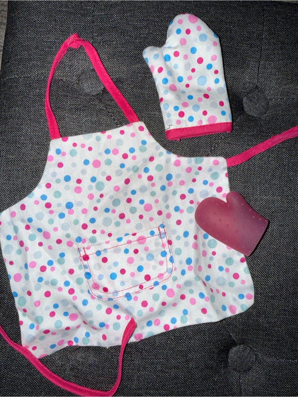 18” dolls white multi color sparkle apron and mits